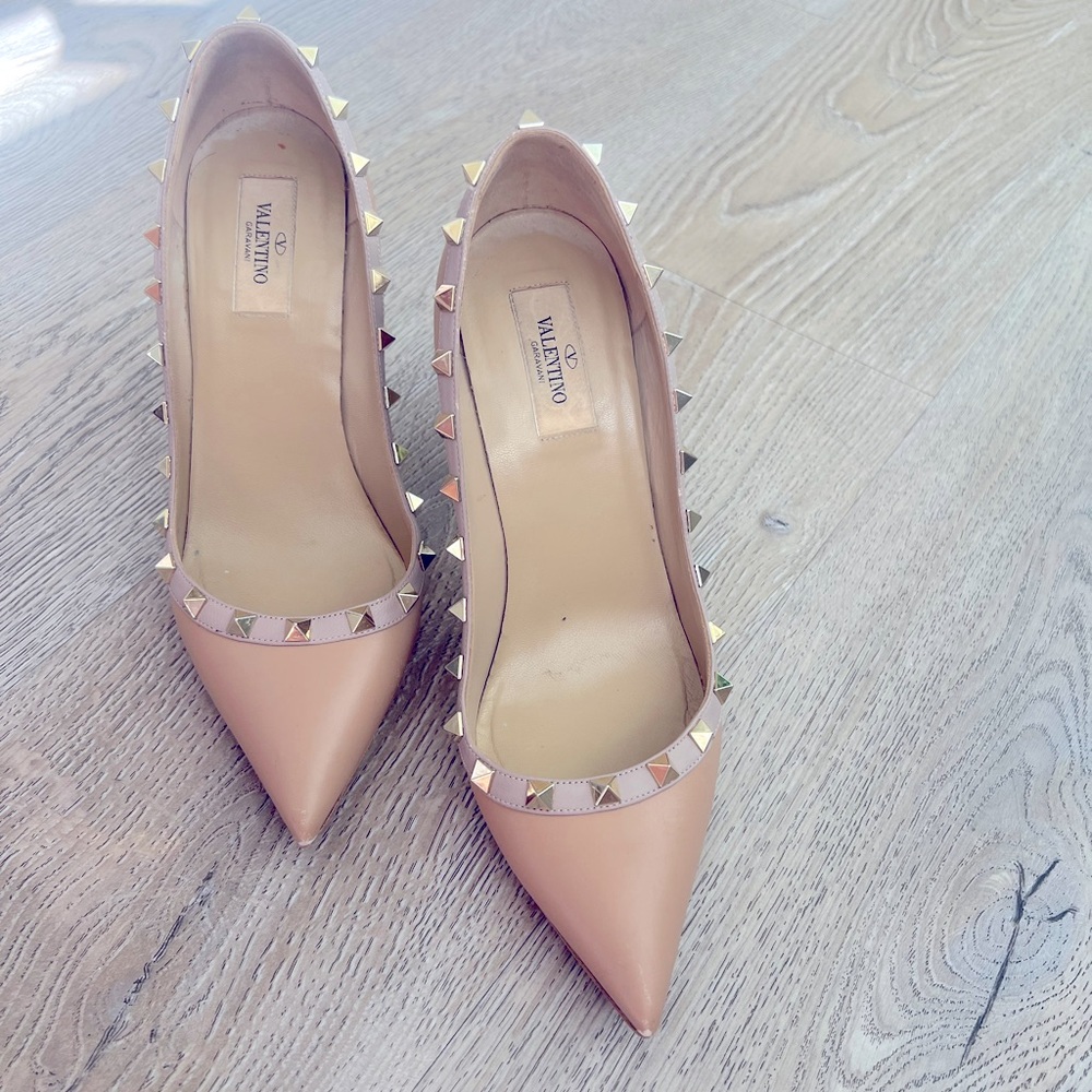 Valetino Rockstud Nude Pumps 100mm heel - size 38.5, US8.5